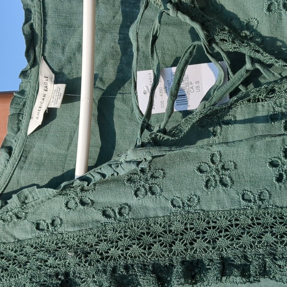 -New With Tags- American Eagle Boho Dark Green Eyelet Lace Blouse  Size S - Picture 2 of 5
